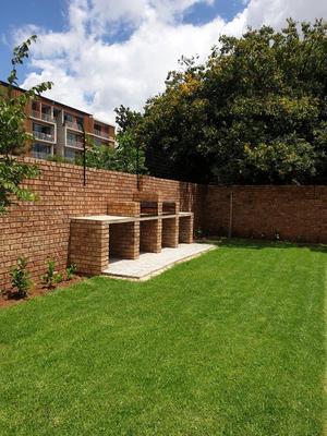 Apartment / Flat For Rent in Lynnwood, Pretoria